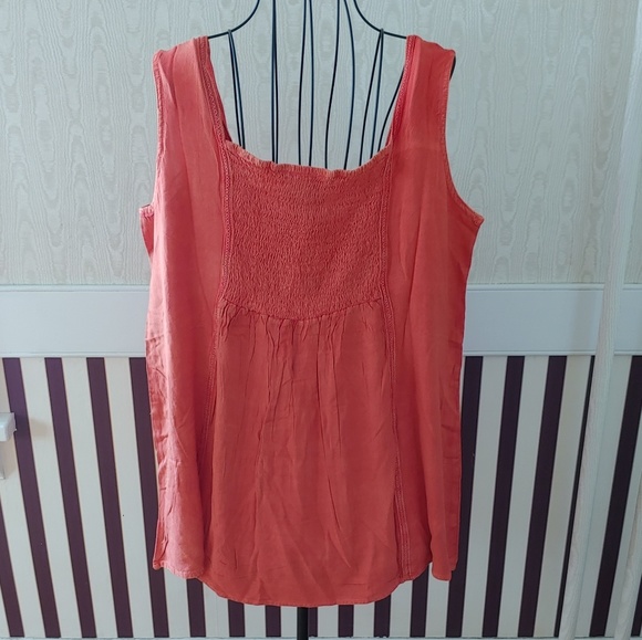 1 LEFT❗NEW  Metropolitan Embroidered Top - Picture 4 of 7